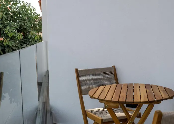 Austin Boutique Sarande