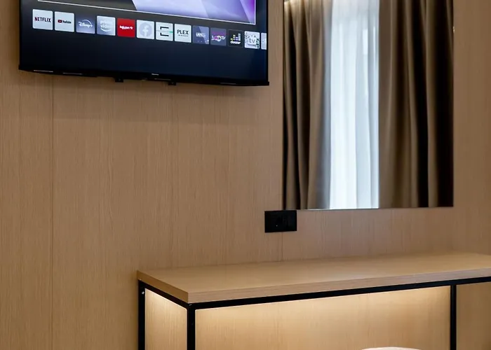 Austin Boutique Sarande