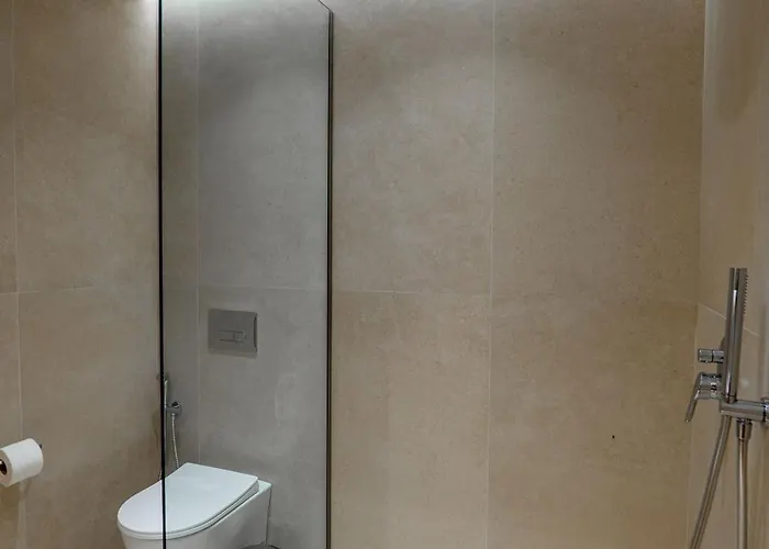 Austin Boutique Sarande