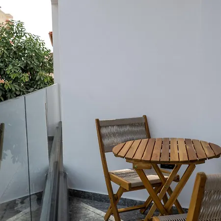 Austin Boutique Sarande