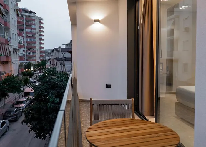 Austin Boutique Saranda